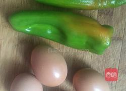 青椒鸡蛋的做法图解1