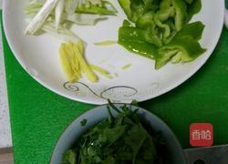猪肝炒豆角的做法图解2