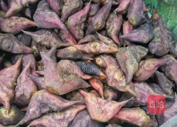 水煮菱角的做法图解1