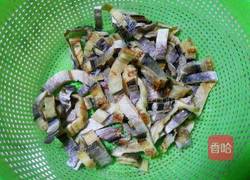 蒜子烧鳗鱼的做法图解1