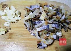 蒜子烧鳗鱼的做法图解2