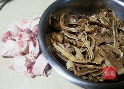冬笋焖猪蹄的做法图解1