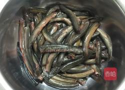 干煸泥鳅的做法图解1