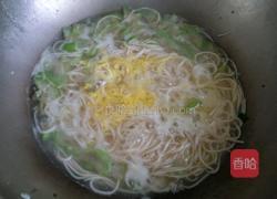 丝瓜热汤面的做法图解6