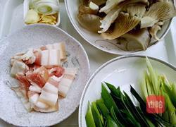 猪肉炒蘑菇的做法图解2