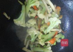 菜花炒豆菇的做法图解6