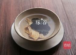 當(dāng)歸首烏紅棗湯的做法圖解2