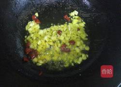 蒜味地木耳的做法图解4