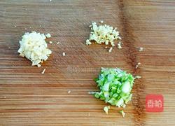 番茄酱炒西兰花的做法图解2