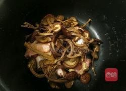 茶树菇煲鸡汤的做法图解4