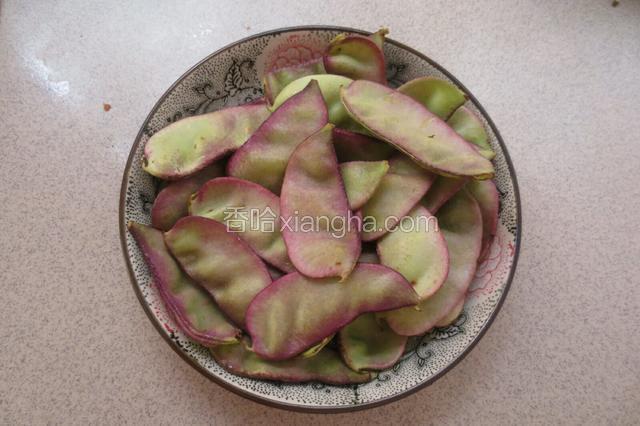 准备紫扁豆。