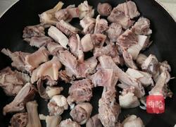 香芋焖鸭的做法图解1