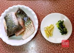 清炖草鱼的做法图解1