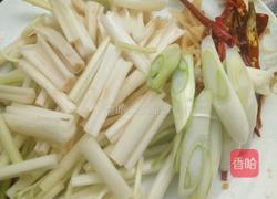 泡椒牛肉的做法图解2