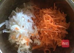 油炸双色素丸子的做法图解1