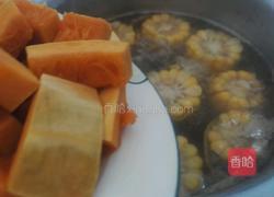 南瓜玉米排骨汤的做法图解7