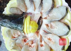 清蒸柠檬鲈鱼的做法图解3