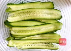 爽脆凉拌小黄瓜的做法图解2