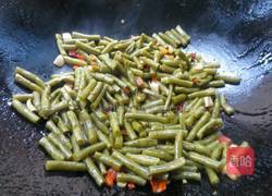 清炒酸豆角的做法图解5