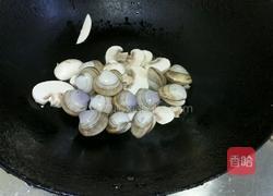 蘑菇豆腐海鲜汤的做法图解4