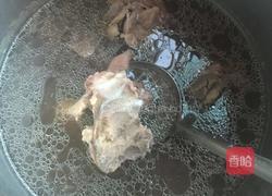 黑豆骨头汤的做法图解5