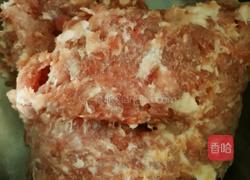 煎丸子的做法图解1