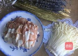 酸汤金针肥牛的做法图解1