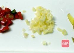 酸辣鸡脚的做法图解2