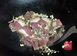 熏肉炒大蒜的做法图解4