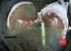 酸笋鱼头汤的做法图解4