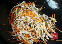 胡萝卜炒豆腐皮的做法图解9