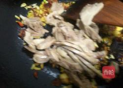 韭黄炒鸭肉的做法图解10