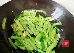 青椒苦瓜的做法图解4