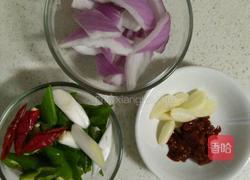 木耳炒腐竹的做法图解4