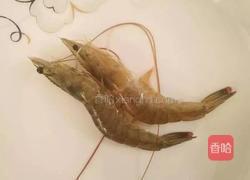 蒜蓉开边虾的做法图解1