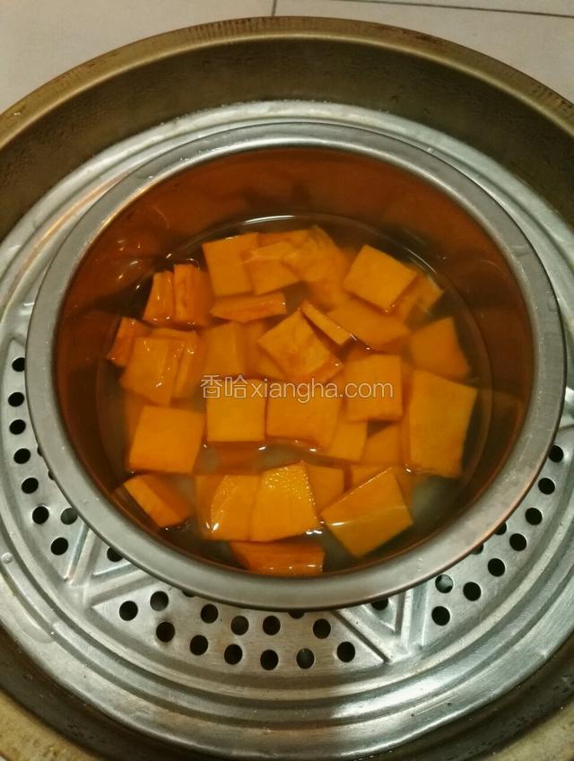 放入蒸锅开火蒸30分钟即可