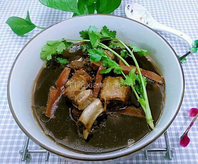黑蒜煲排骨響螺片湯
