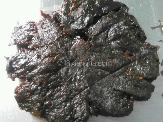 黑蒜用刀壓扁
