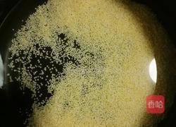 熬小米粥的做法图解2