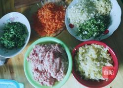 白菜猪肉水饺的做法图解4