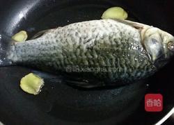 奶白鱼汤的做法图解3