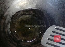 香肠炒青椒的做法图解3