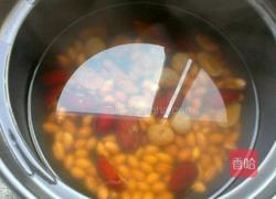 花生红枣汤的做法图解3