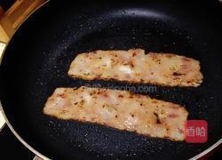 培根肉松手抓饼的做法图解1