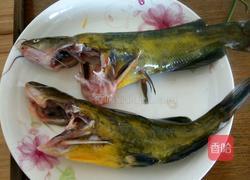 香辣黄骨鱼的做法图解1