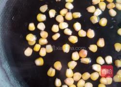 炸玉米饼的做法图解1