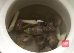 香菇排骨汤煲的做法图解3