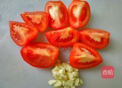 西红柿鸡蛋贝壳粉的做法图解1