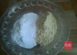 东北粘豆包的做法图解1