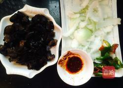 木耳洋葱的做法图解2